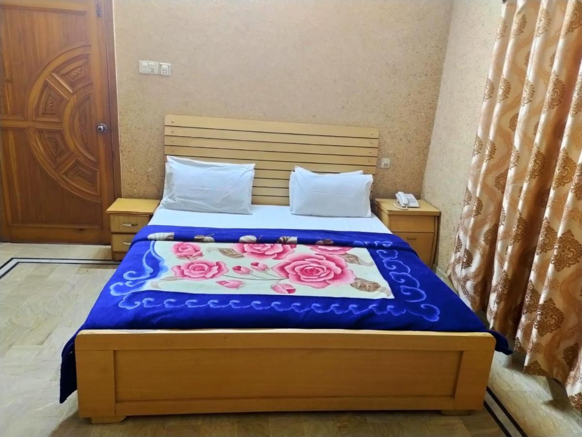 Karachi Motel Екстериор снимка